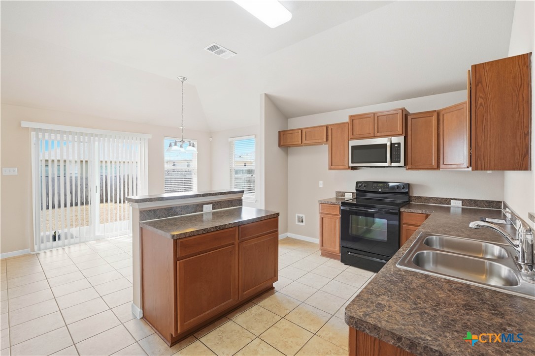 2323 Stoneham Property Photo 8