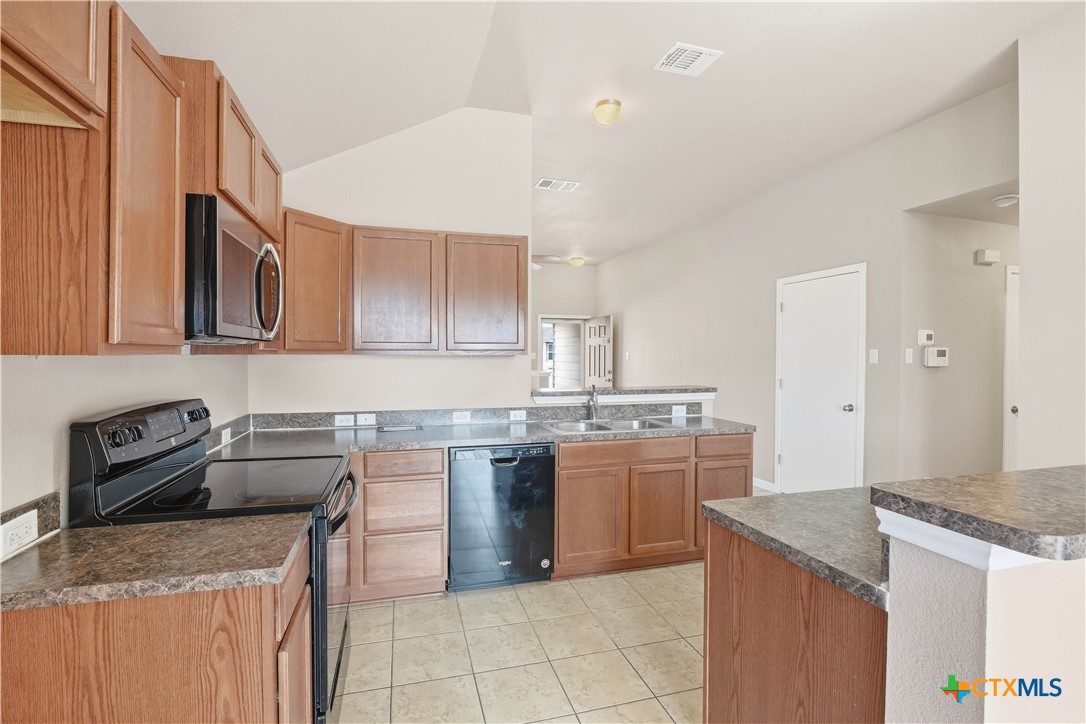 2323 Stoneham Property Photo 11