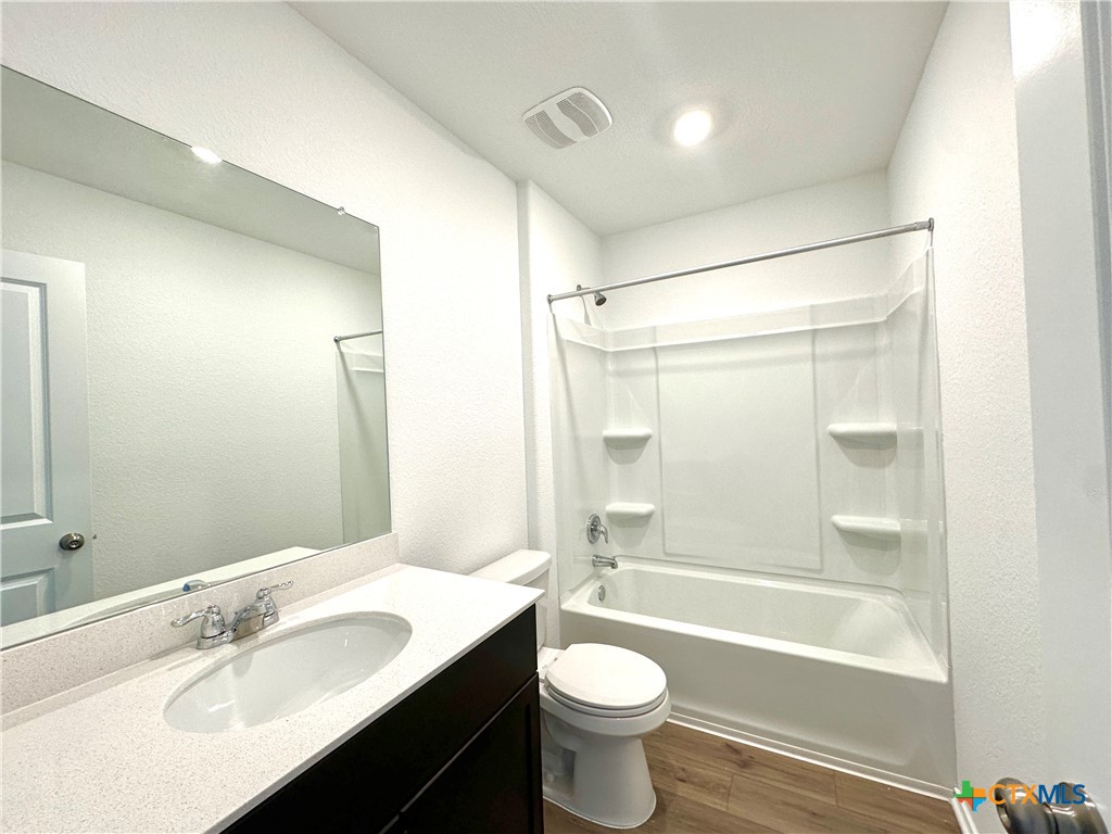 876 Rancho Del Cielo Loop Property Photo 3