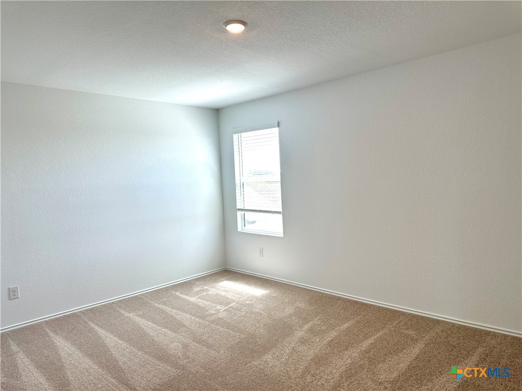 876 Rancho Del Cielo Loop Property Photo 5