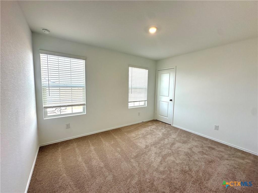 876 Rancho Del Cielo Loop Property Photo 11