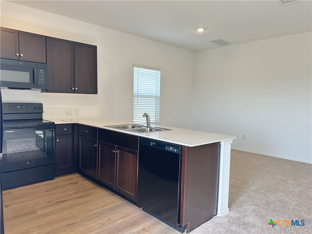876 Rancho Del Cielo Loop Property Photo 13