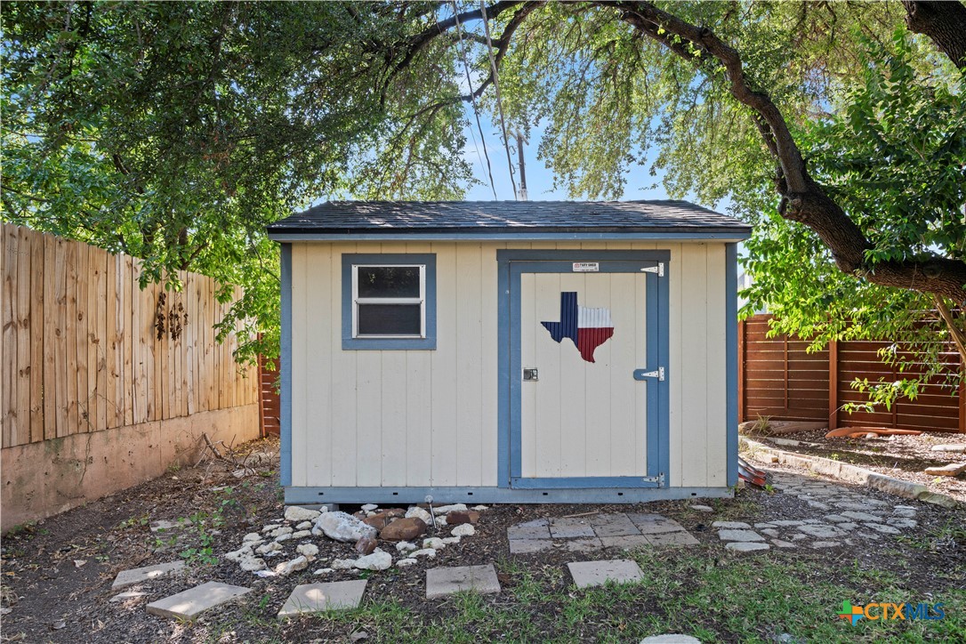 700 Pioneer Trail Property Photo 39
