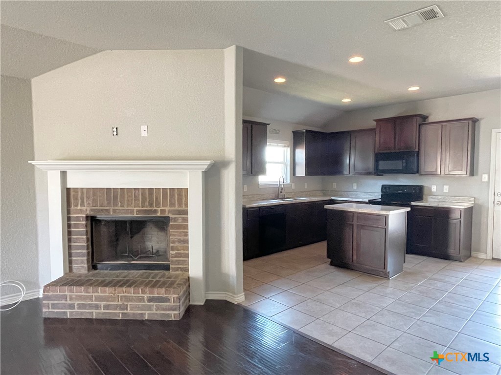 2525 Elk Creek Street Property Photo 5