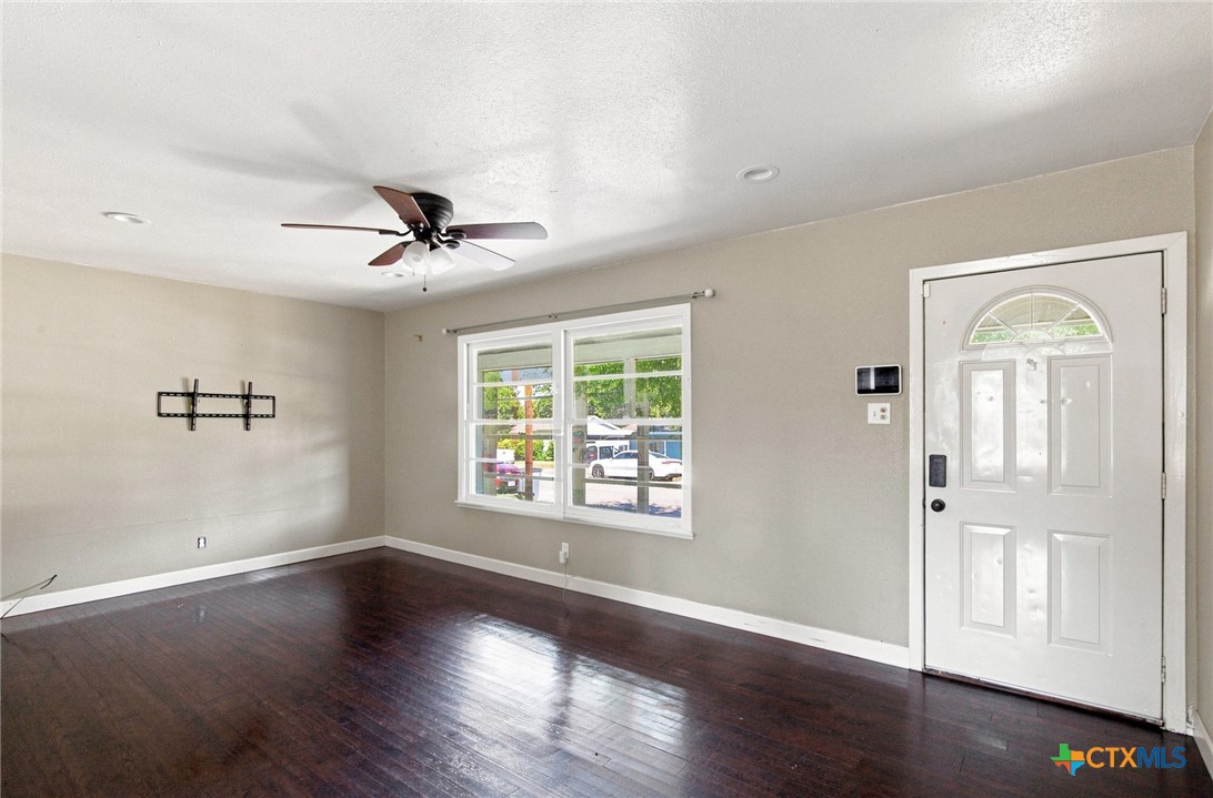 2514 Cardinal Street Property Photo 6
