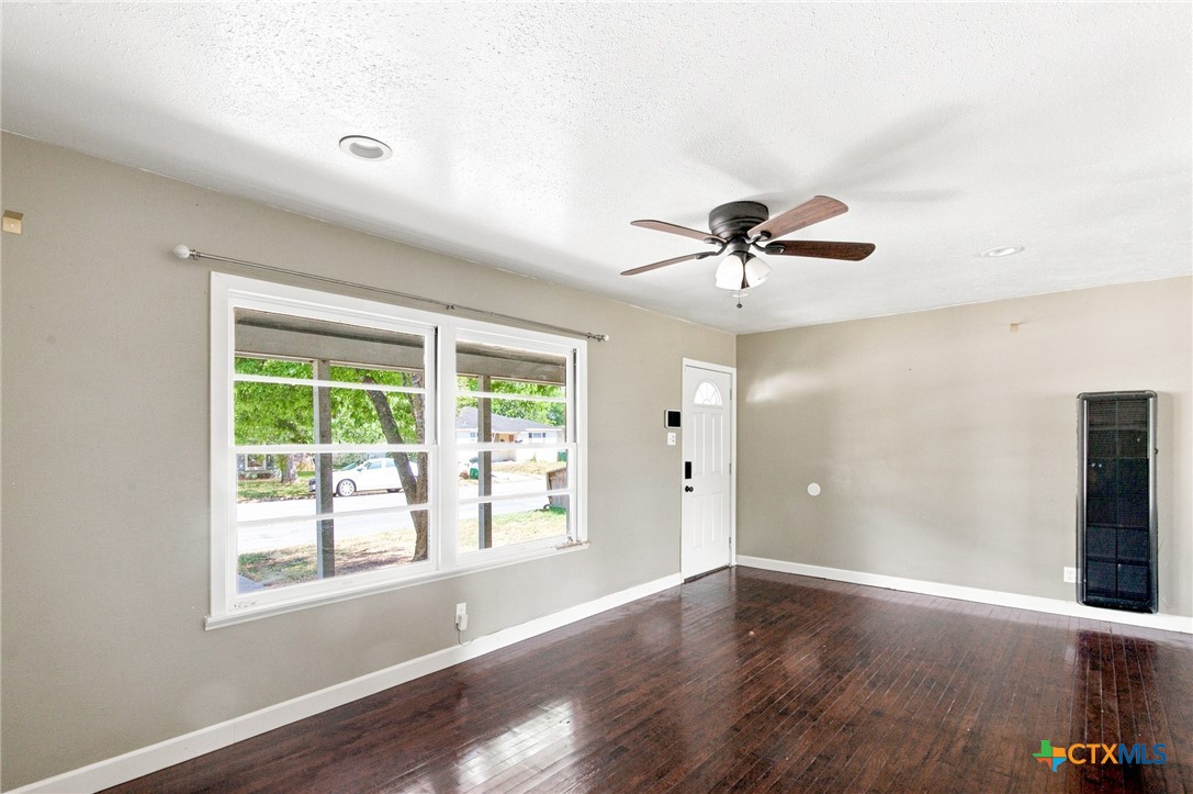 2514 Cardinal Street Property Photo 7