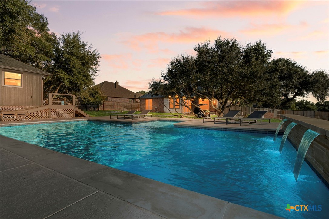 123 Archstone Loop Property Photo 2