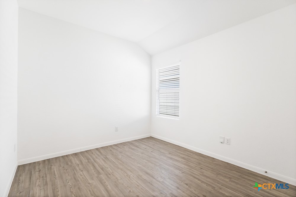 2460 Vesper Bend Property Photo 18
