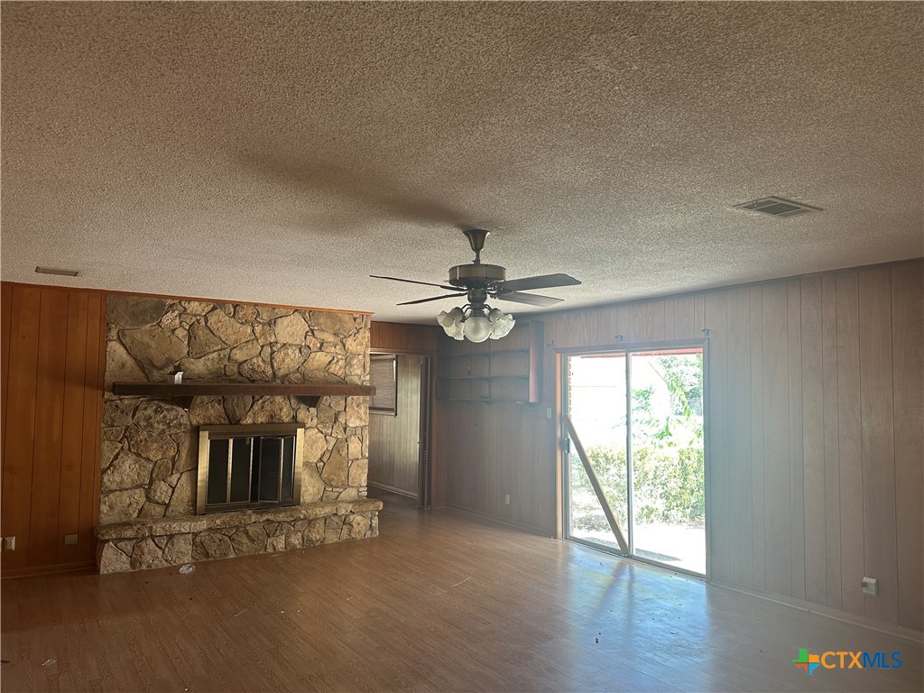 408 Royal Oak Drive Property Photo 3