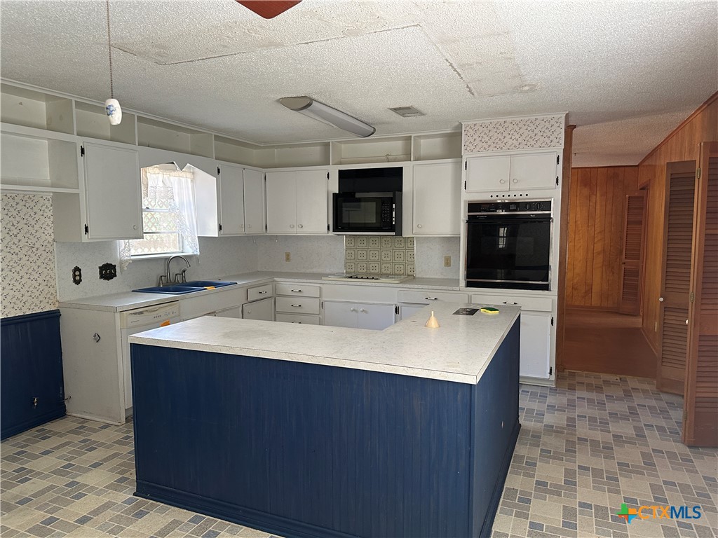 408 Royal Oak Drive Property Photo 4
