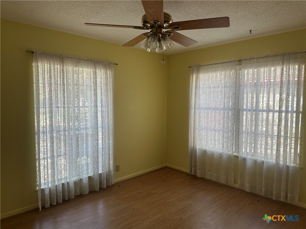 408 Royal Oak Drive Property Photo 5
