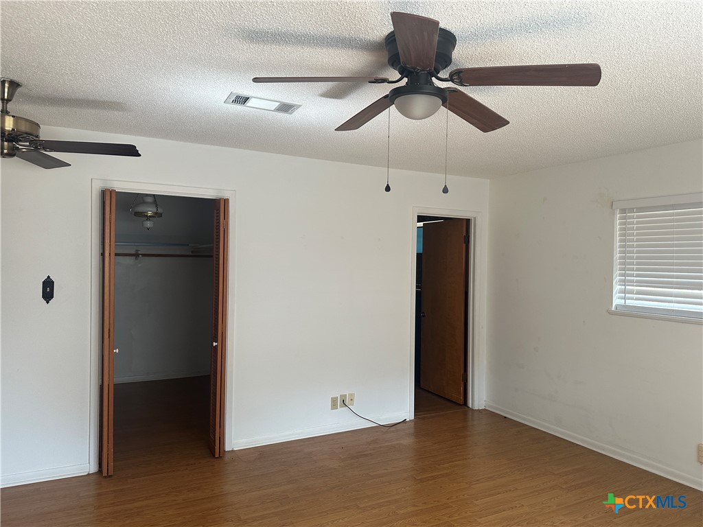408 Royal Oak Drive Property Photo 6