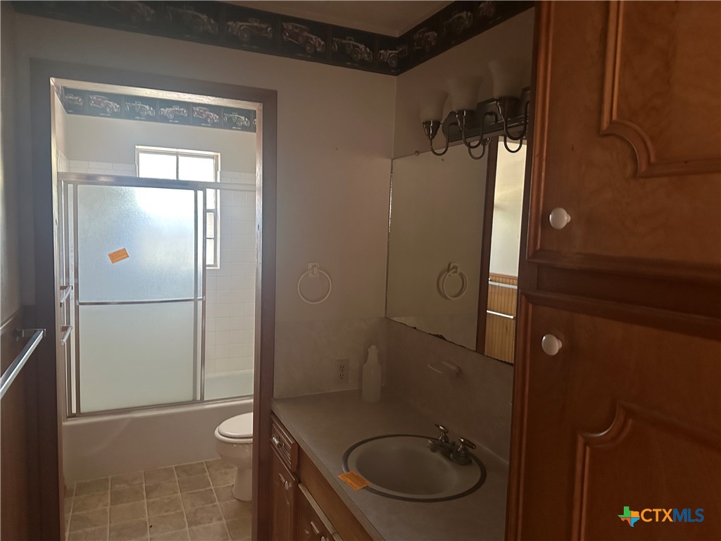 408 Royal Oak Drive Property Photo 10