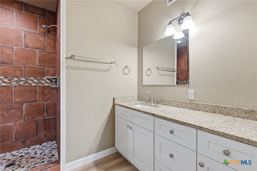 373 Cross Road Property Photo 11