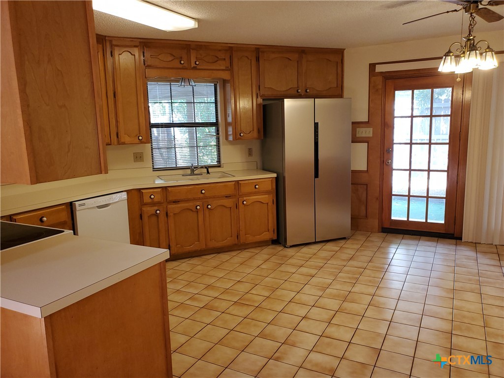 702 Cedar Parkway Property Photo 3