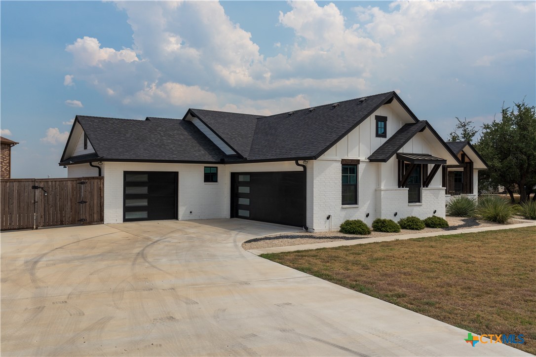 312 Skyline Drive Property Photo 1