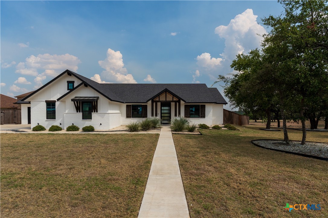 312 Skyline Drive Property Photo 2