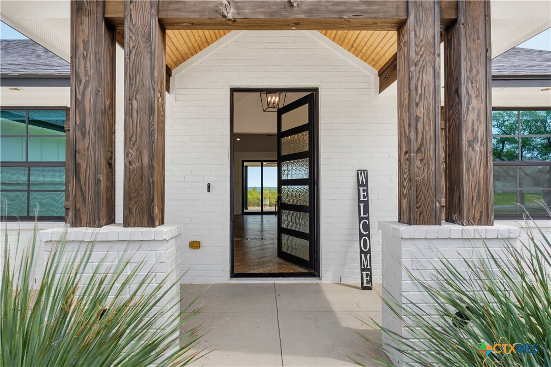 312 Skyline Drive Property Photo 5