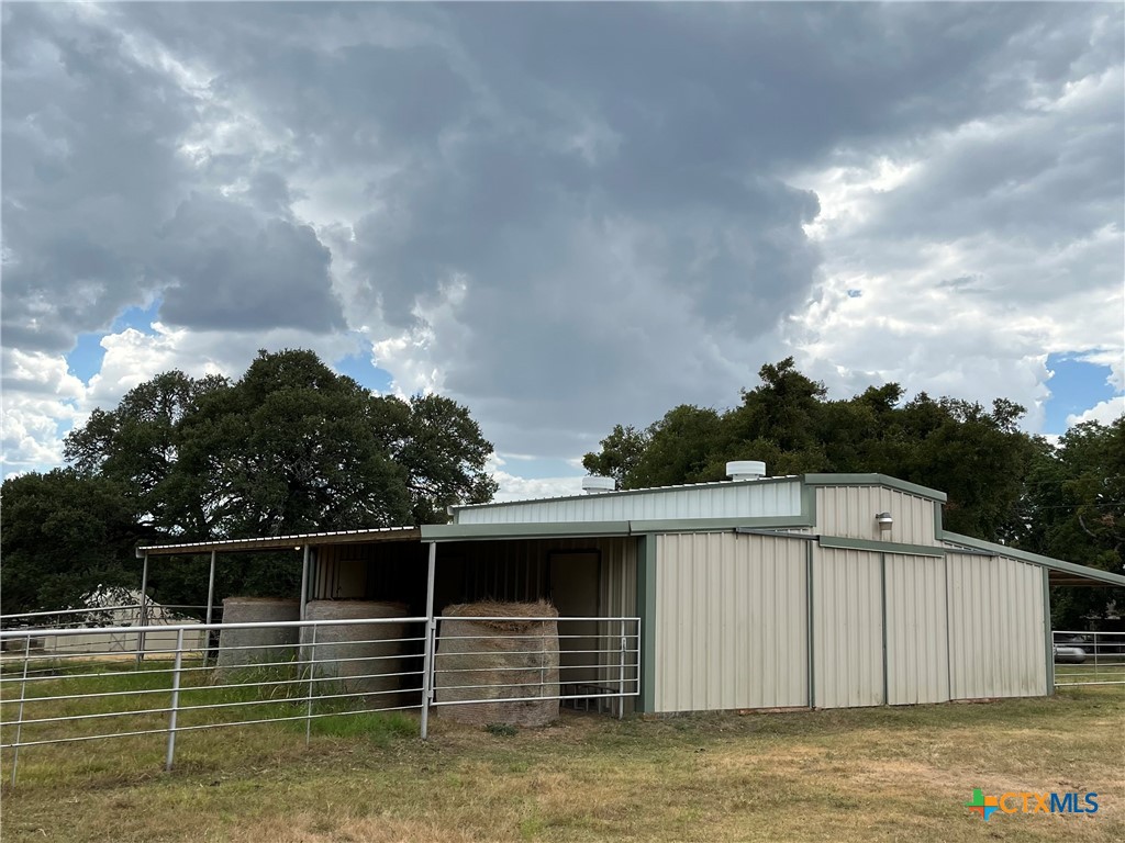 4009 N Highway 183 Property Photo 6