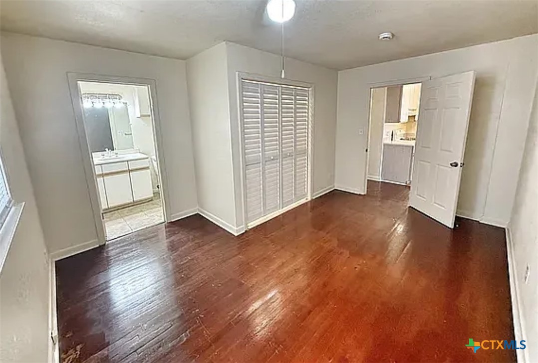 460 Comal Avenue Property Photo 11