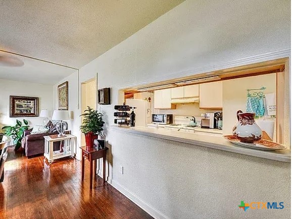 460 Comal Avenue Property Photo 12
