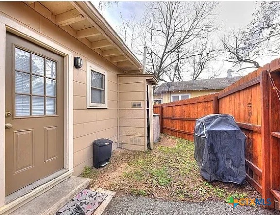 460 Comal Avenue Property Photo 14
