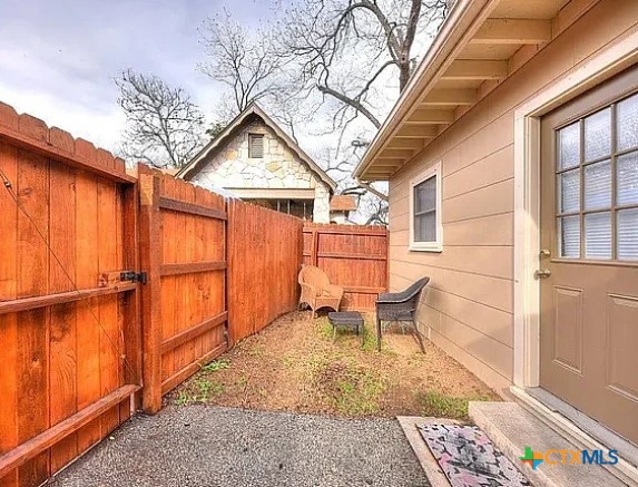 460 Comal Avenue Property Photo 15