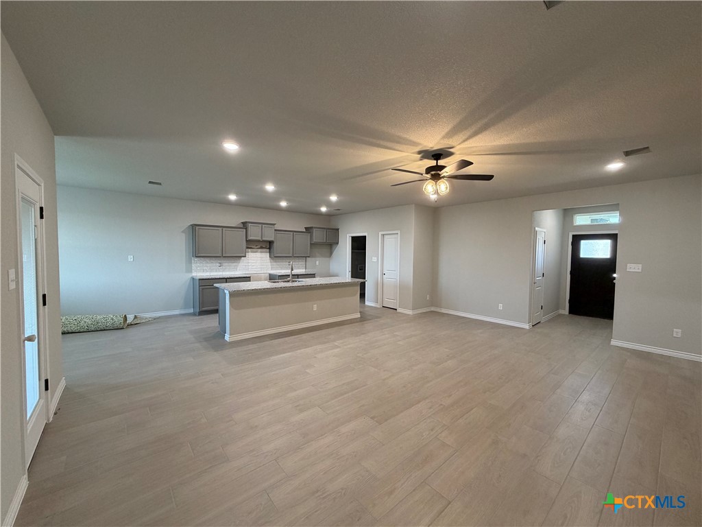 3108 Seeker Street Property Photo 5