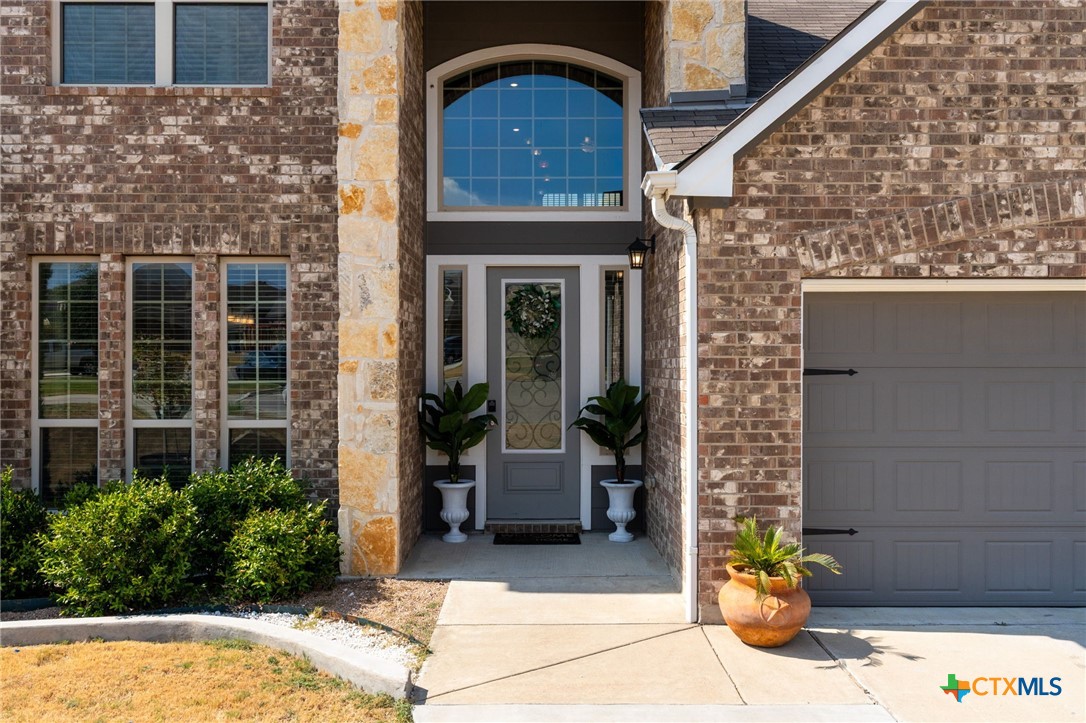 1129 Ewell Court Property Photo 4