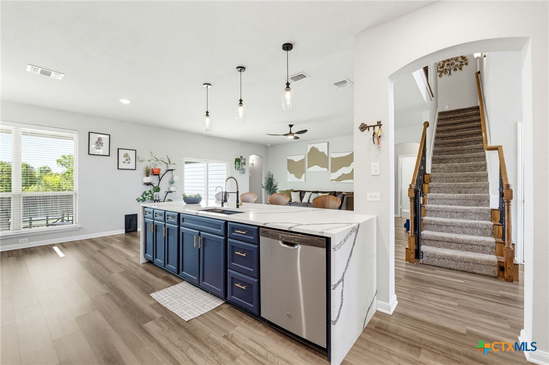 1129 Ewell Court Property Photo 17