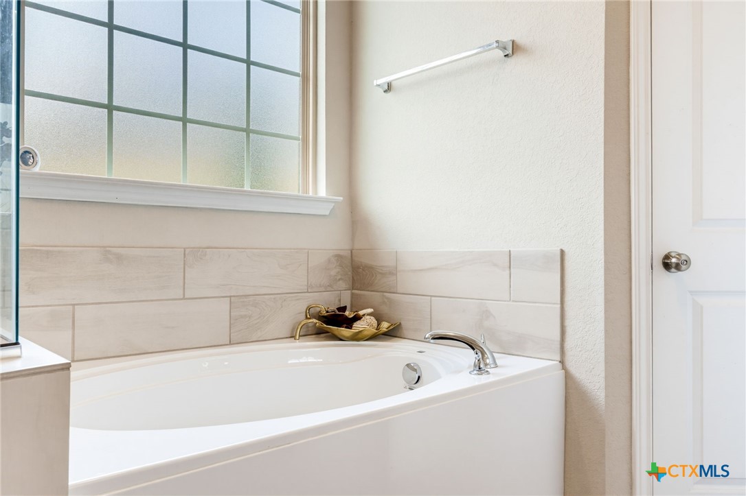 1129 Ewell Court Property Photo 24