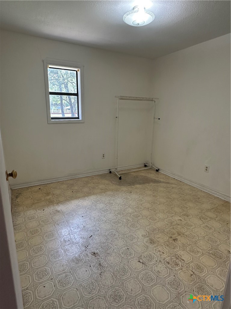 129 S Mcadams Road Property Photo 9