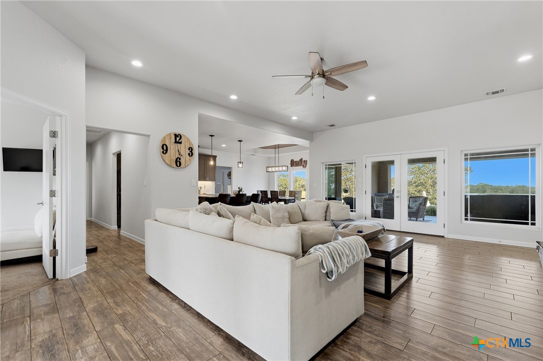 494 Flash Circle Property Photo 15