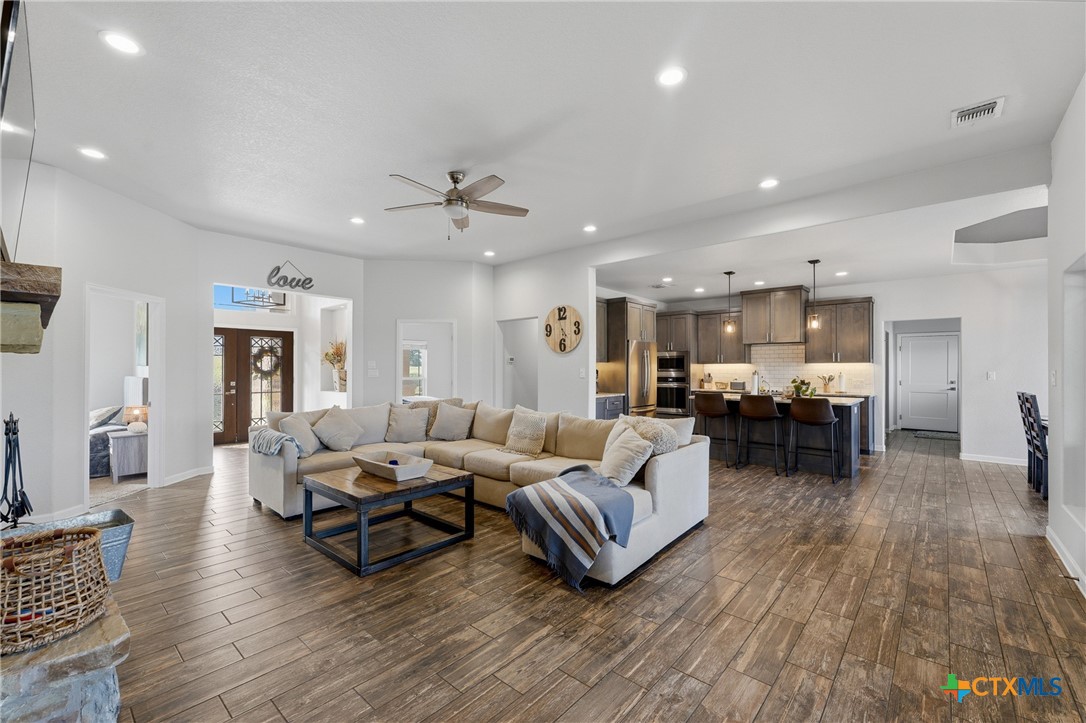 494 Flash Circle Property Photo 17