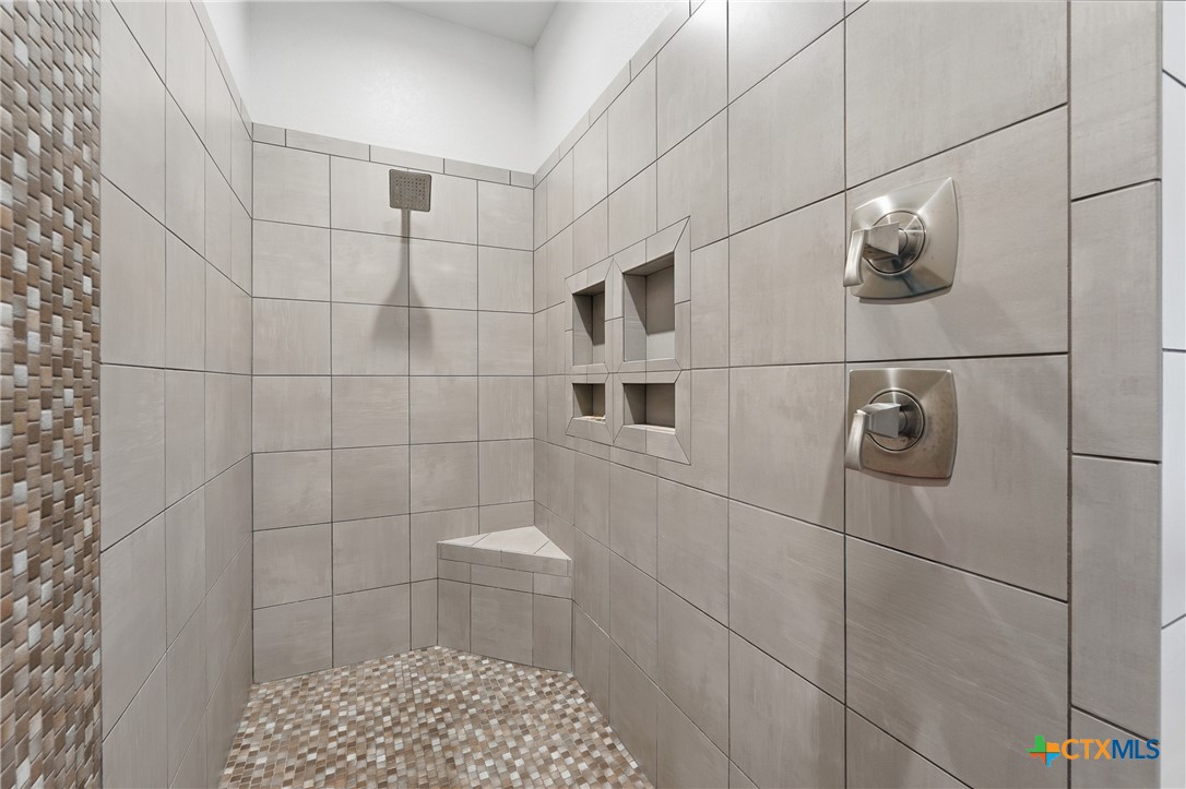 494 Flash Circle Property Photo 37