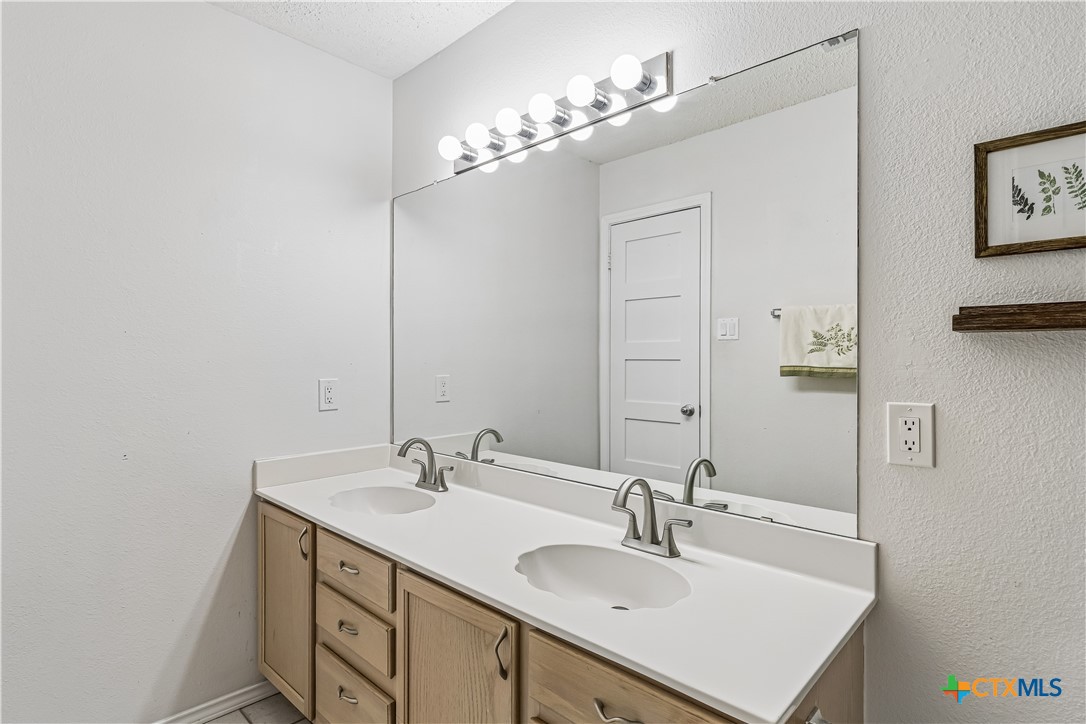 3607 Bass Loop Property Photo 20