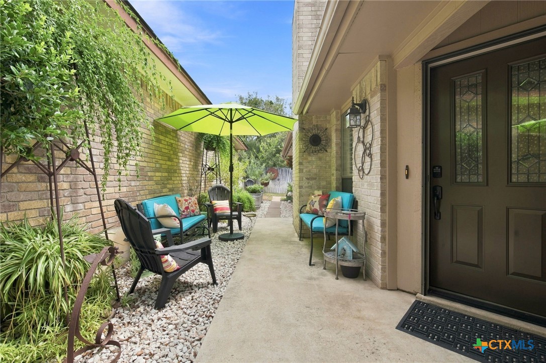 1217 Bluff Creek Circle Property Photo 4