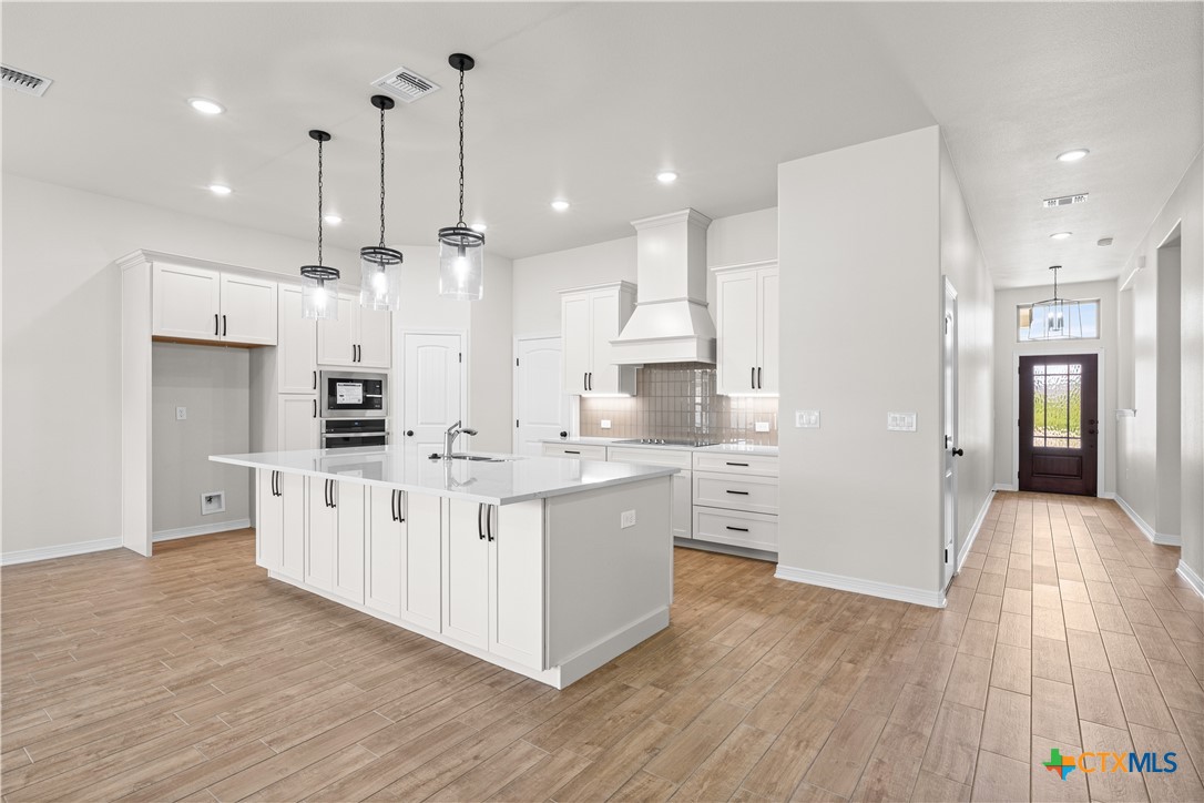 130 Lasso Loop Property Photo 4
