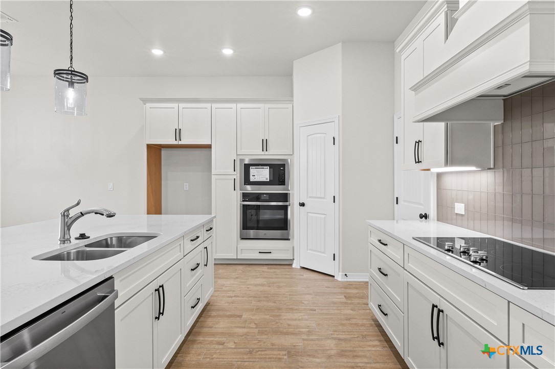 130 Lasso Loop Property Photo 8