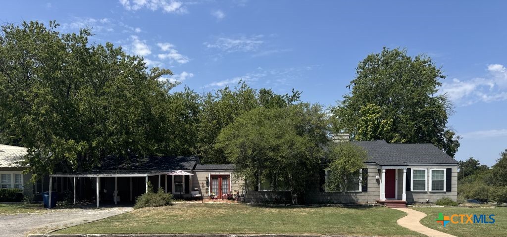 1110 Stonewall Street Property Photo 1
