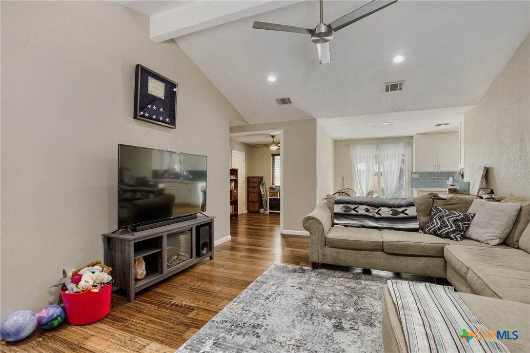 600 Live Oak Drive Property Photo 4