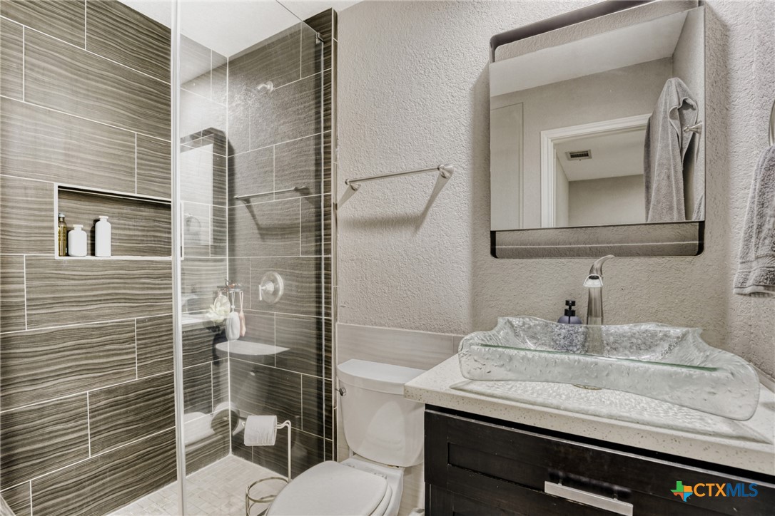 600 Live Oak Drive Property Photo 18