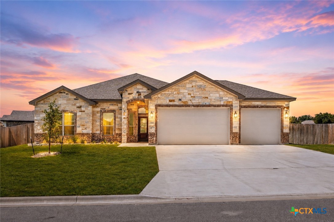 132 Lasso Loop Property Photo 1