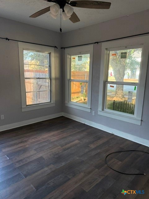 215 N Houston Avenue Property Photo 16