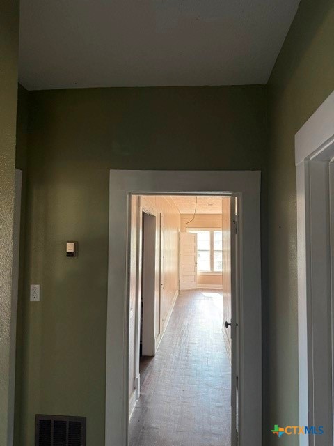 215 N Houston Avenue Property Photo 21