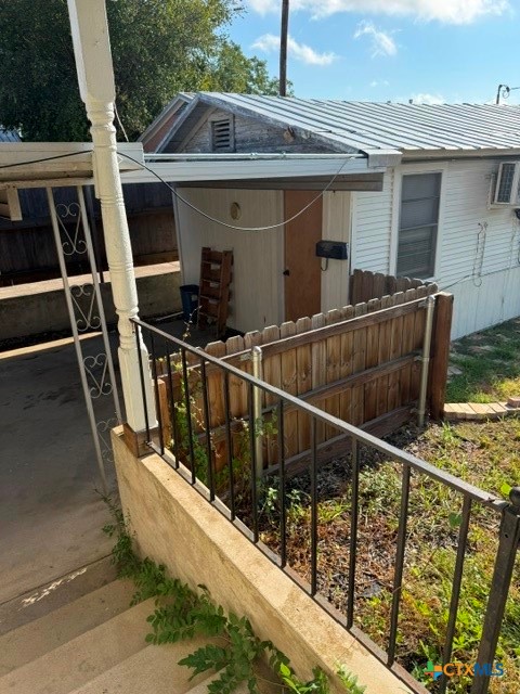 215 N Houston Avenue Property Photo 23