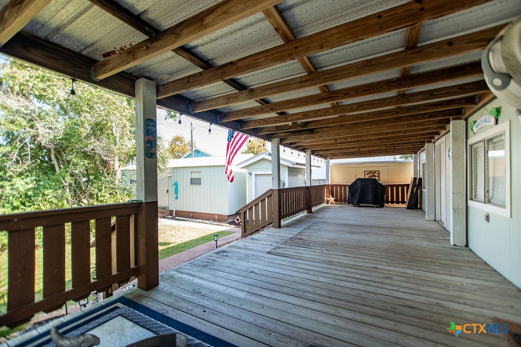 1207 W Madison Avenue Property Photo 9