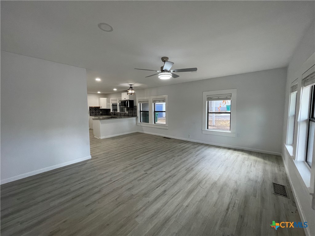 625 E 13th Avenue Property Photo 3