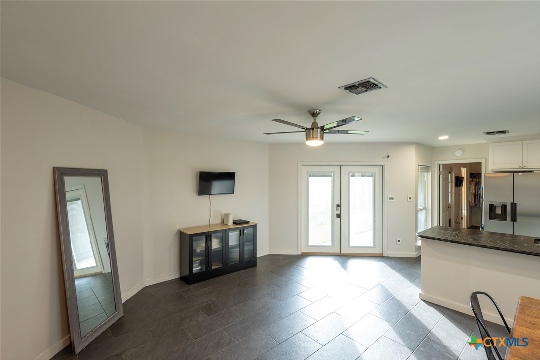118 Waterford Drive Property Photo 3