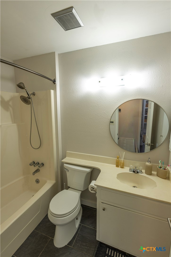118 Waterford Drive Property Photo 11